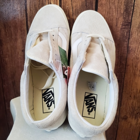 Vans - Picture 5 of 8